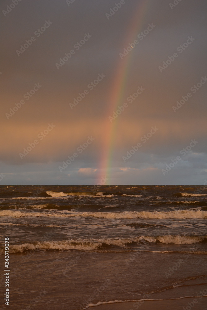 Regenbogen an der polnischen Ostseeküste