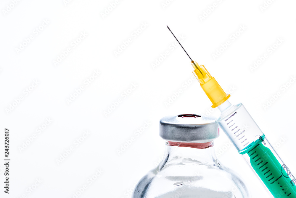 Syringe and medication ampoule Syringe and medication ampoule