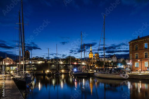 Blaue Stunde im Hafen von Stralsund