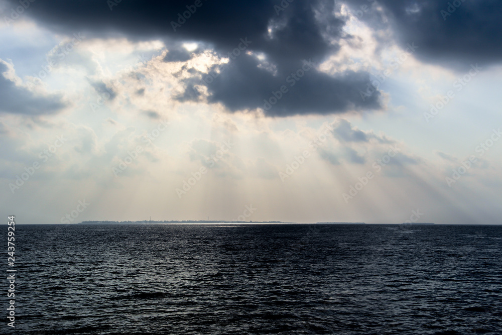 rays @ horizon rays @ horizon