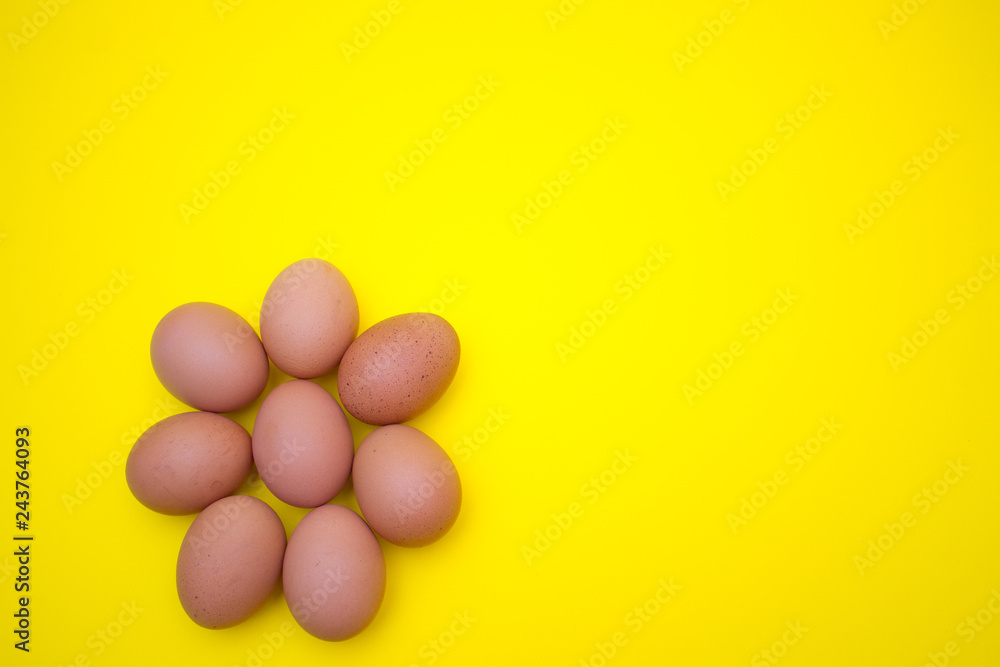 Obraz premium Egg, Eggs on a yellow background. Egg tray