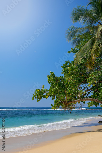 Fototapeta Naklejka Na Ścianę i Meble -  Tropical beach paradise