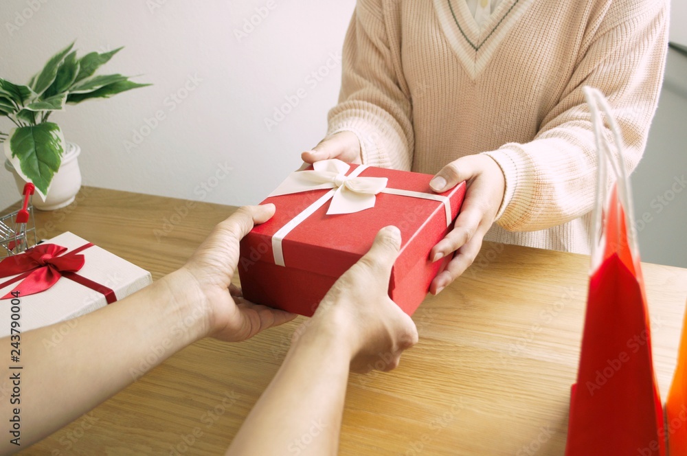 Obraz premium gitf box day of love shopping happy red and white