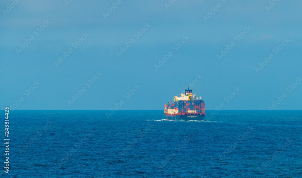 Containership on Sea Containerschiff auf dem Meer Containership on Sea Containerschiff auf dem Meer