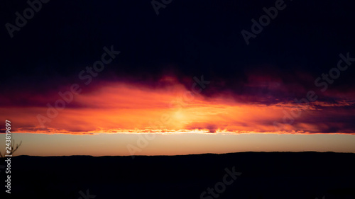 Sonnenuntergang hell und dunkel