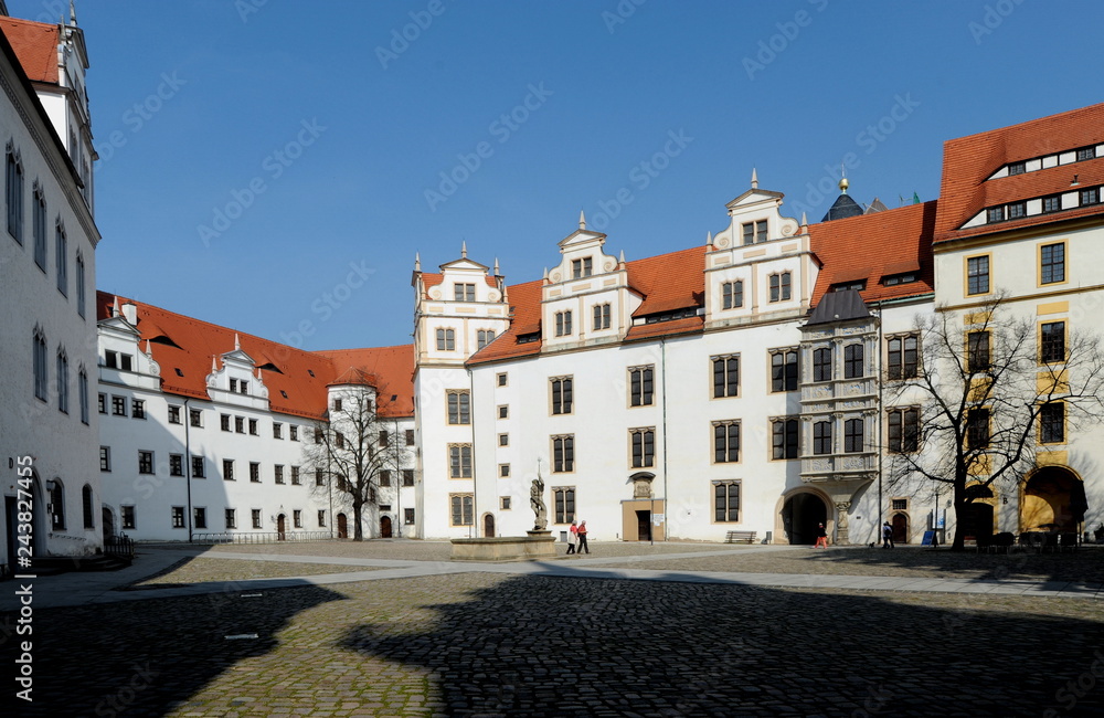 Torgau, Schlossportal und Innenhof