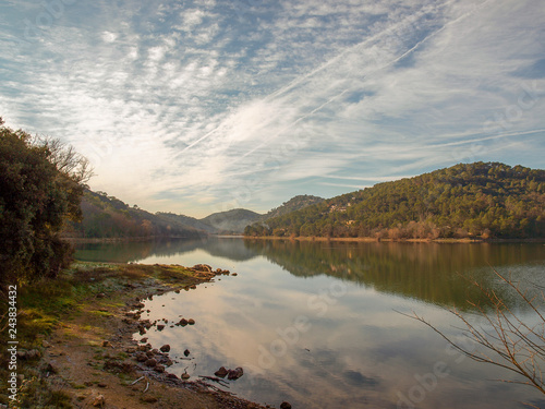 Fotografie Lac de Suzanne ou Lac de Carcès dans le département du Var en région Provence-Al