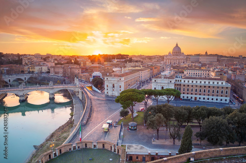 Obraz na płótnie Rome, Vatican City. Aerial cityscape image of Vatican City with the Saint Peter Basilica, Rome, Italy during beautiful sunset. w salonie