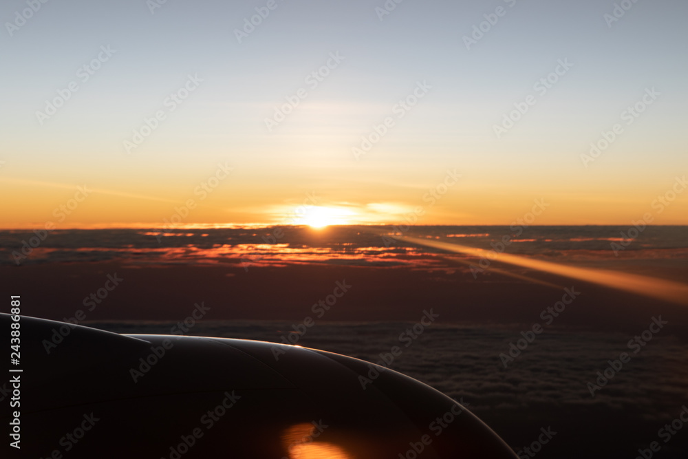 Sonnenaufgang im Flugzeug, Afrika / Nairobi