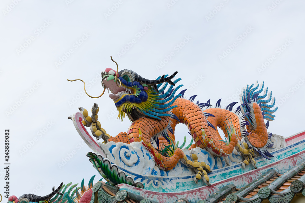 dragon statue on roof chinese temple dragon statue on roof chinese temple