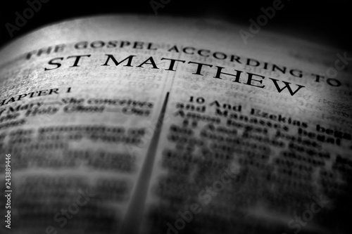 Cuadro en lienzo Bible New Testament Christian Gospel St Matthew Saint
