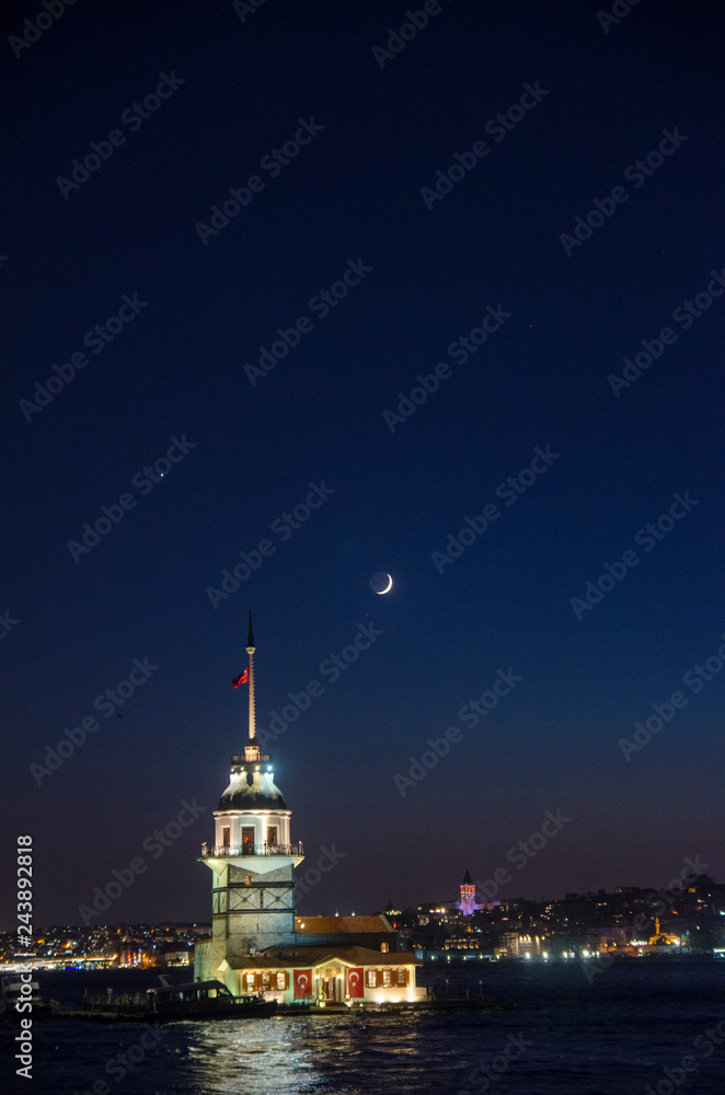 Naklejka premium Maidens Tower in Uskudar