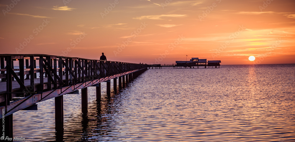 Fototapeta premium Pier in sunset