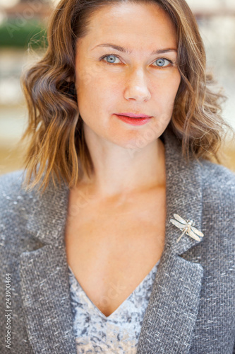 Portrait of a smiling beautiful woman