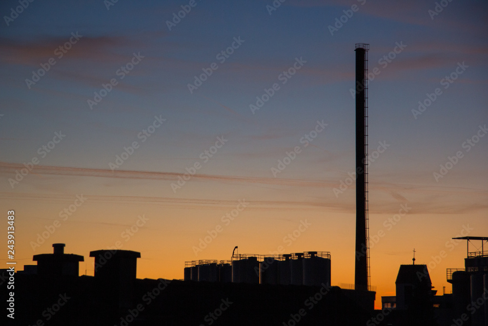 Fabrik im Sonnenuntergang Fabrik im Sonnenuntergang