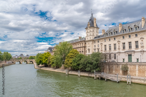 Paris, panorama of the Pont-Neuf, the ile saint-louis and the quai des Orfevres, beautiful buildings and banks of the Seine 
