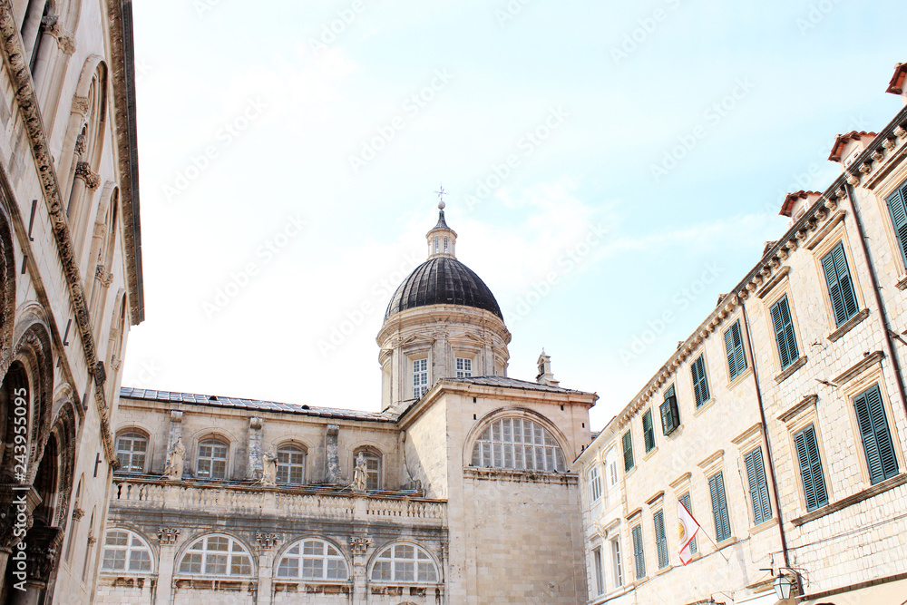 クロアチア　聖母被昇天大聖堂