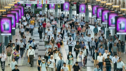 Wallpaper Mural Timelapse of Busy Station at Rush Hour in Tokyo -Zoom Out- Torontodigital.ca