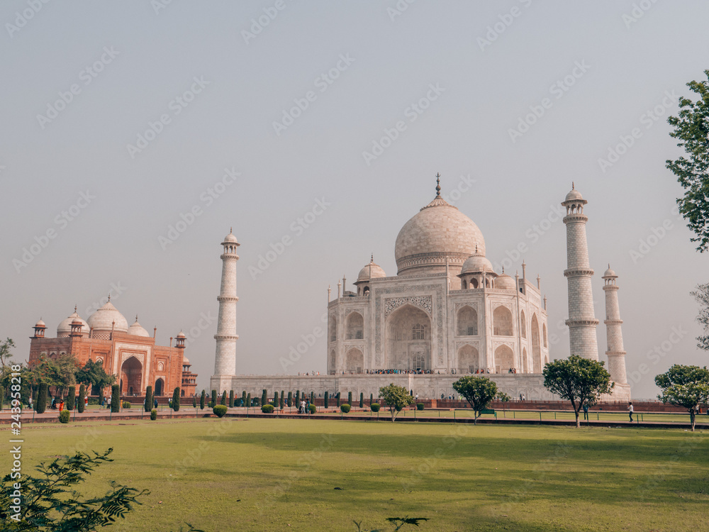 Obraz premium Taj Mahal in Agra, India