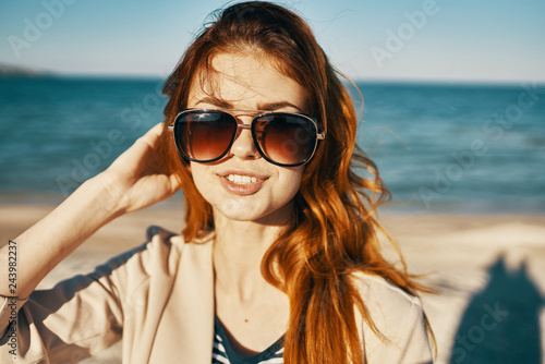 woman in glasses sea © SHOTPRIME STUDIO
