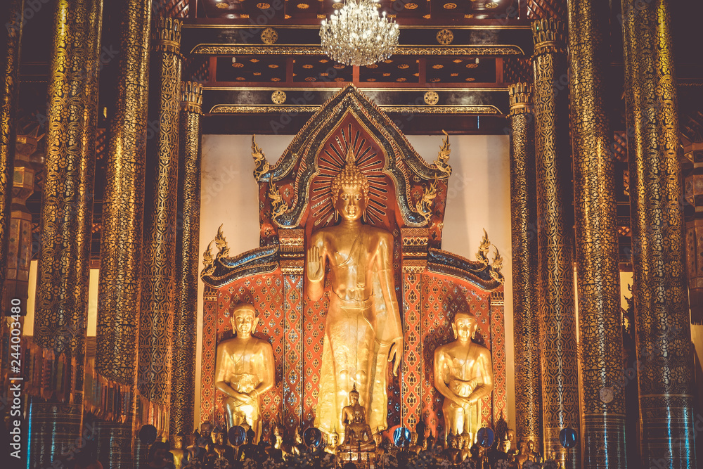 Fototapeta premium Buddha statue, Wat Chedi Luang temple, Chiang Mai, Thailand