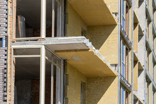 Building with good insulation on wall and ceiling