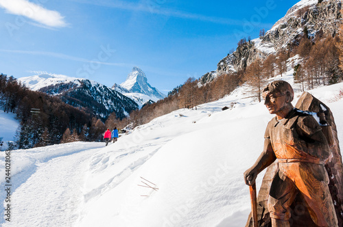 Zermatt, Furi, Zmutt, Zmuttbach, Matterhorn, Wanderweg, Wallis, Winter, Wintersport, Alpen, Schweiz photo