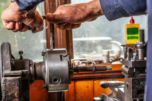 metalwork on lathe machine