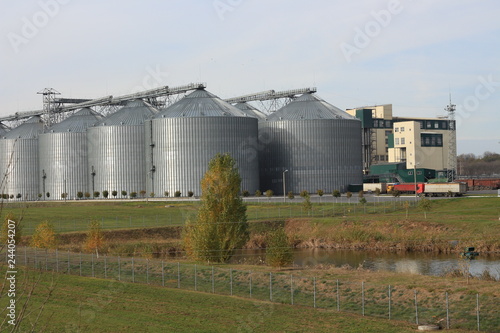 Granary plant agriculure .