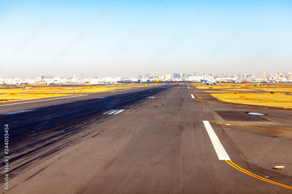 Fototapeta premium 空港 ビジネスマン 出張 