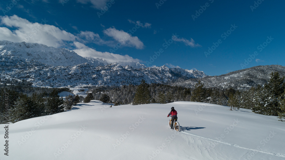 professional bike driver and fatbike adventure