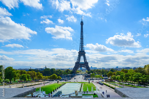Scenic view of Eiffel Tower, Trocadero gardens, Paris, France © olga355