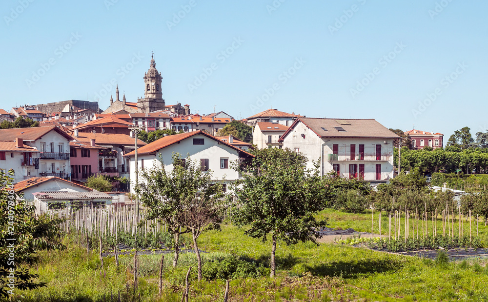 Zarauz is a town and municipality located in the eastern part of the Urola Costa region, in the province of Guipúzcoa Zarauz is a town and municipality located in the eastern part of the Urola Costa region, in the province of Guipúzcoa
