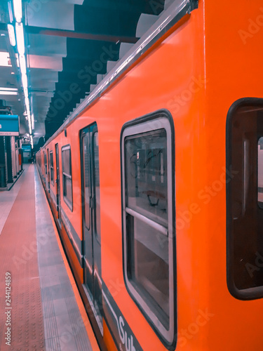 Tren naranja
