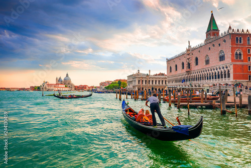 Gondolas en plaza San Marcos Venecia, Italia. © ismel leal