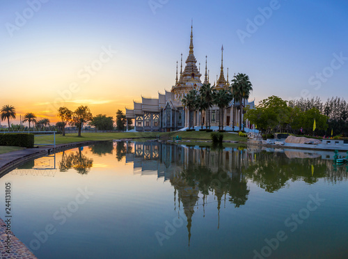Canvas Print Beautiful temple at Wat Non Kum Is a famous landmark in Nakhonratchasima provinc