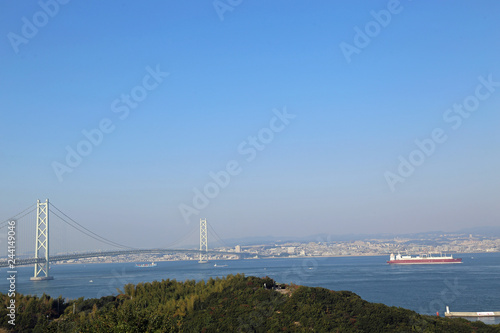 秋の明石海峡大橋