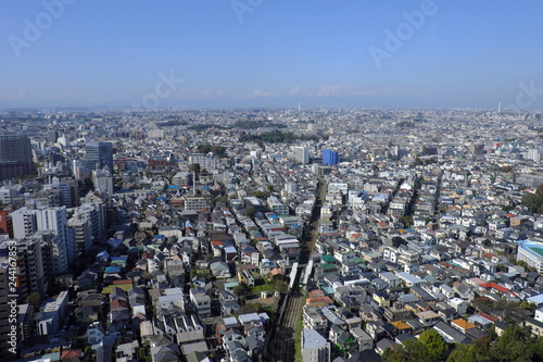 東京世田谷市街と線路の風景