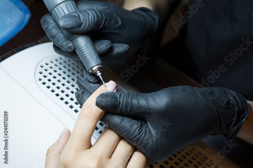Apparatus manicure, preparing nails for gel polish, the process of coating and the finished result