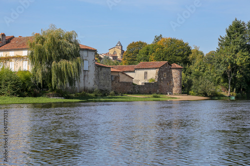 AVAILLES-LIMOUZINE from the river