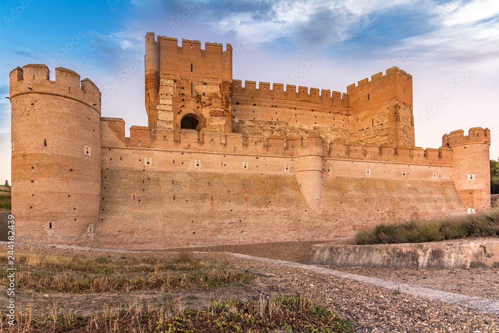 The castle of La Mota is a castle that is located in the town of Medina del Campo, (province of Valladolid, Spain) The castle of La Mota is a castle that is located in the town of Medina del Campo, (province of Valladolid, Spain)