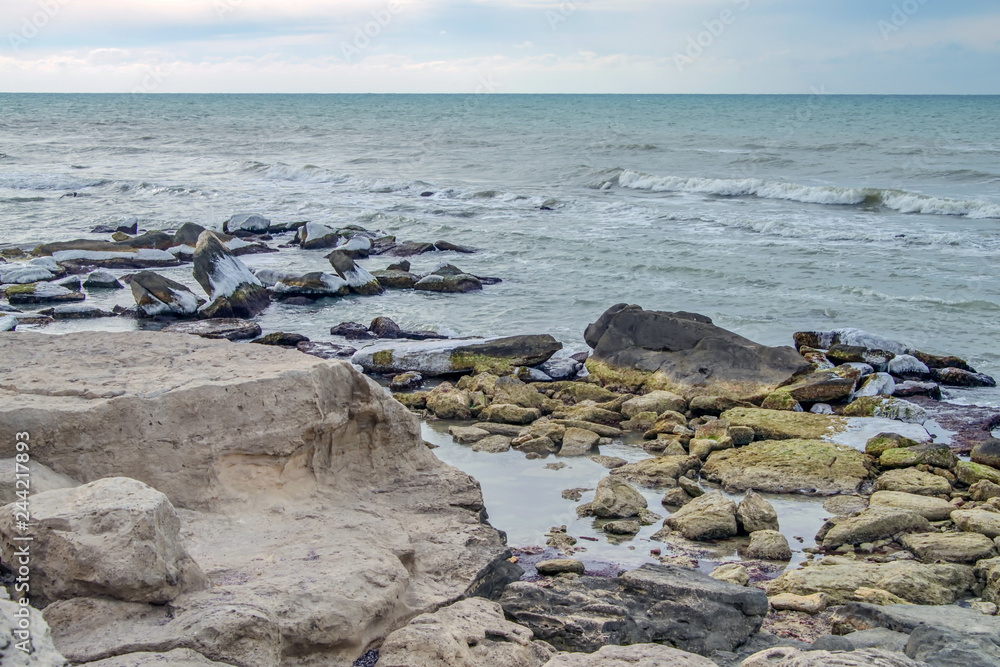 Обледеневшие камни