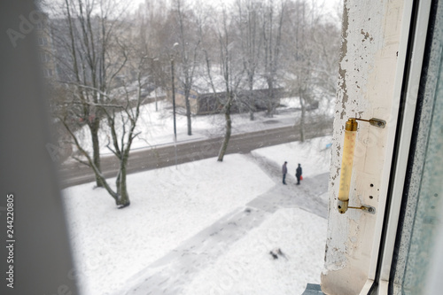 Thermometer outside the window in the winter © cdrw1973