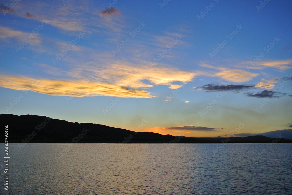 Naklejka premium Sonnenuntergang am Titicacasee