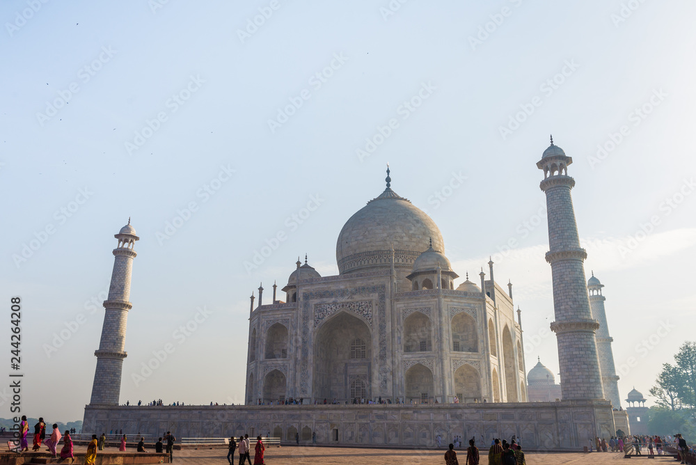 Obraz premium (Public place) Taj Mahal : UNESCO World Heritage at Agra, India