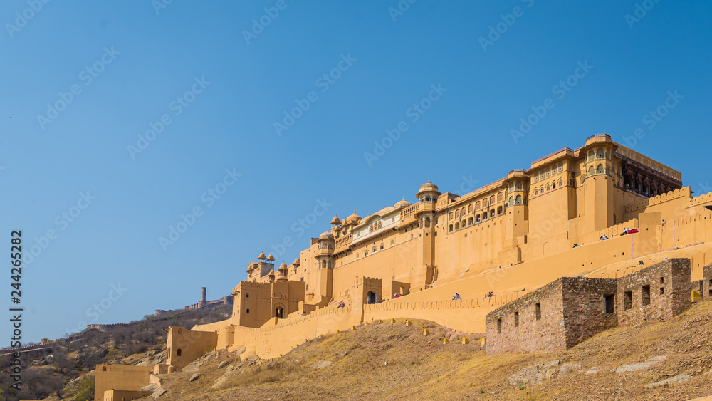 Fototapeta premium Amber fort : The Beautiful architecture in (Pink City) Jaipur, Rajasthan, India