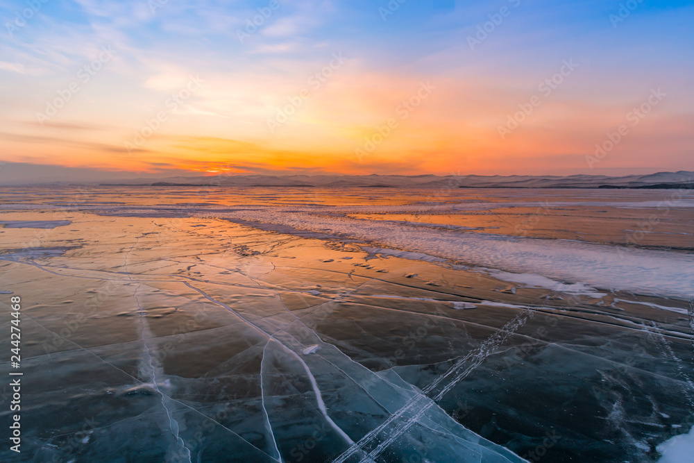 Φωτογραφία Beauty of sunrise over Baikal water lake Russia winter season natural landscape