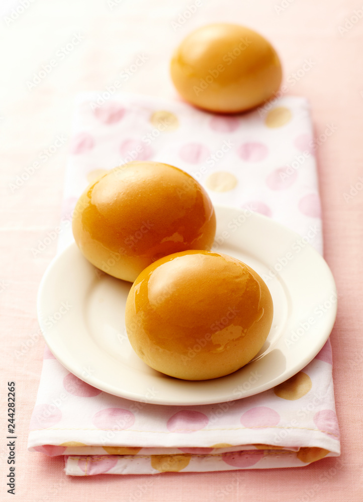 Delicious Chinese dessert, honey sauce pork buns Delicious Chinese dessert, honey sauce pork buns