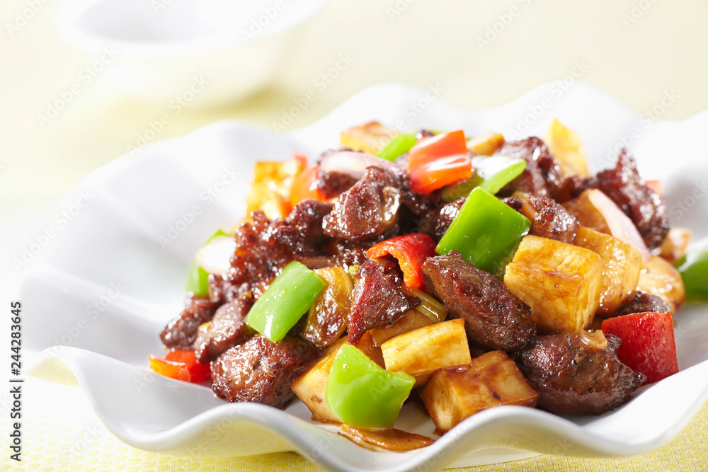 Delicious Chinese cuisine, fried beef Delicious Chinese cuisine, fried beef