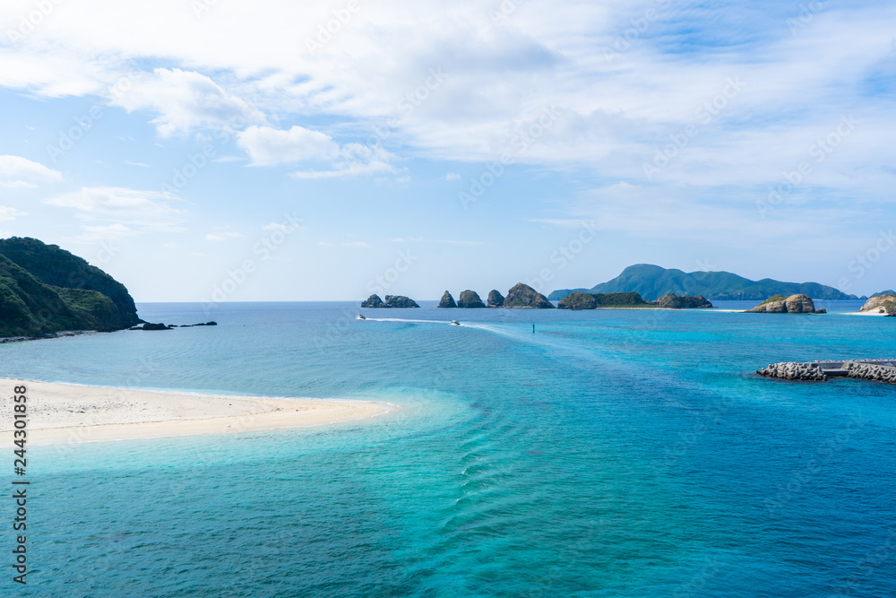 阿嘉島の美しい海「ケラマブルー」